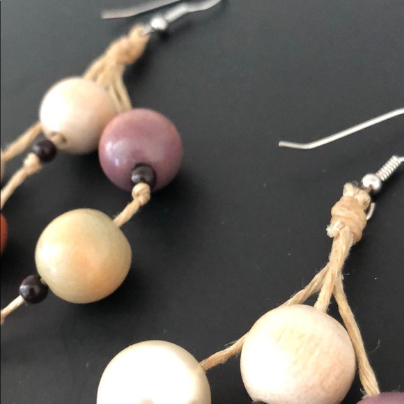 VINTAGE PIERCED BOHEMIAN INSPIRED BEAD EARRINGS - Picture 5 of 8